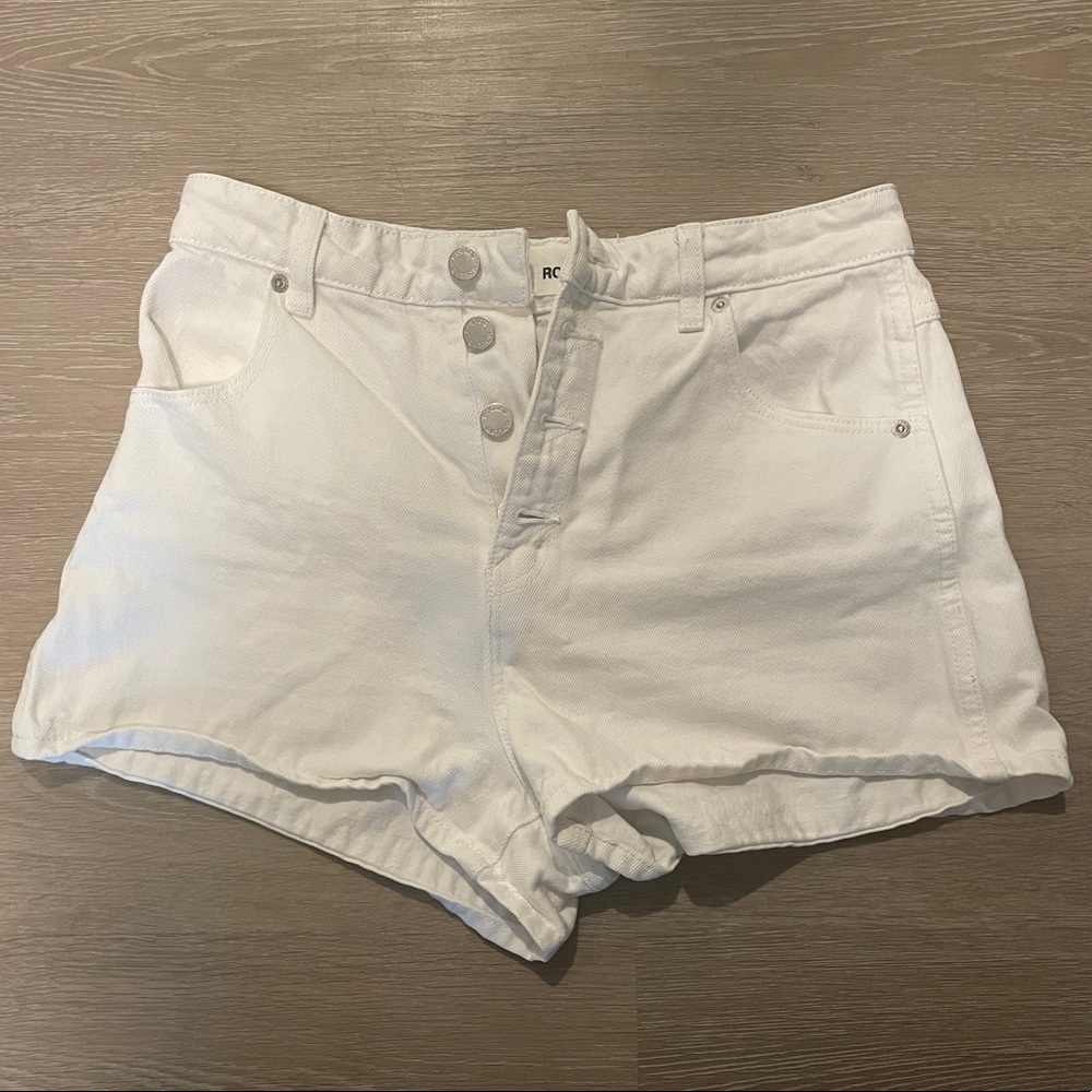 Rolla Dusters White High Rise Slim Shorts - Size 27
